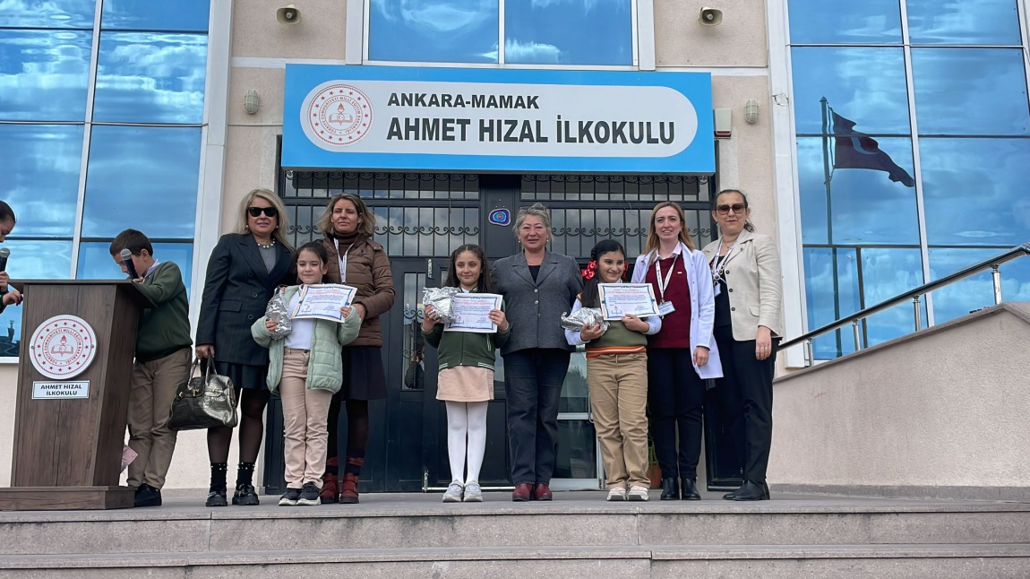 Okulumuzda düzenlenen ''İstiklal Marşı'nı Güzel Okuma Yarışmasını'' kazanan öğrencilerimizi tebrik ediyoruz.